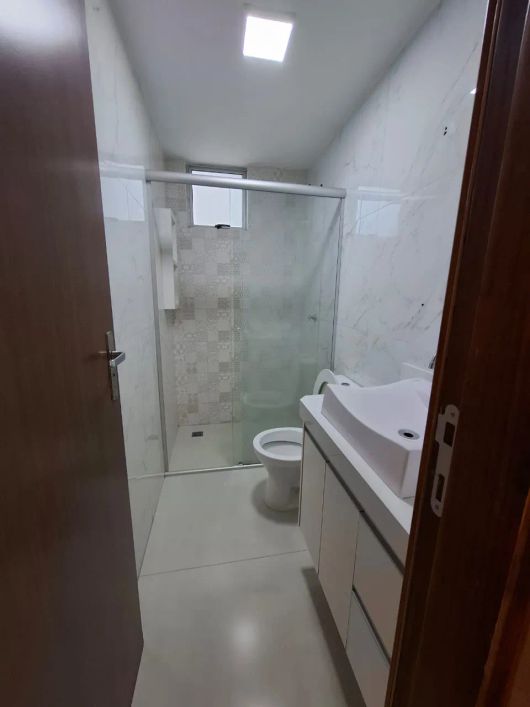 apartamento de 2 quartos no porcelanato todo reformado com armários
