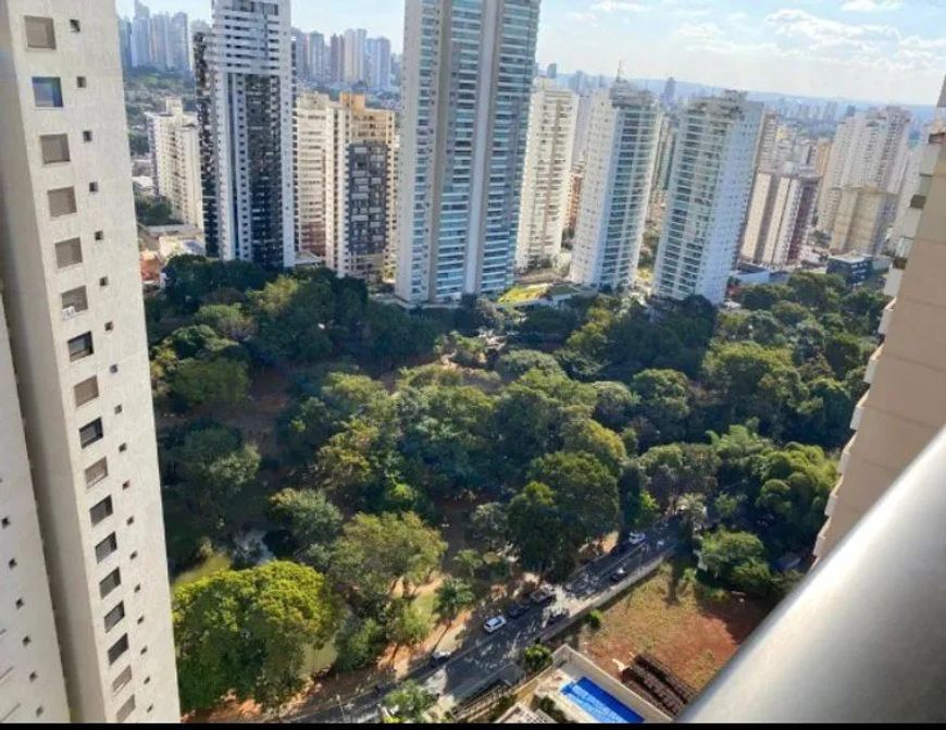 Lindíssimo apartamento com frente ao Parque Flamboyant