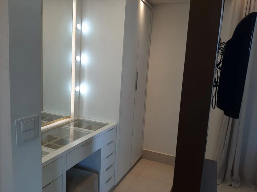 Apartamento - Setor Bueno - Andar alto - 3 quartos Apartamento com 3 Quarto(s) e 3 banheiro(s) à Ven