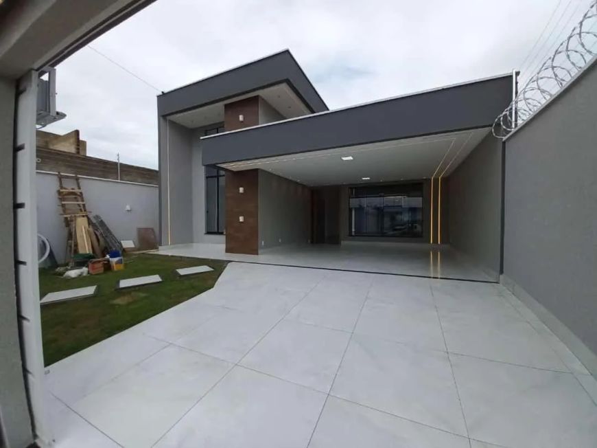 Oportunidade Imperdível: Luxuosa Casa com 3 Suítes e Área de Lazer Próxima ao Passeio das Águas!