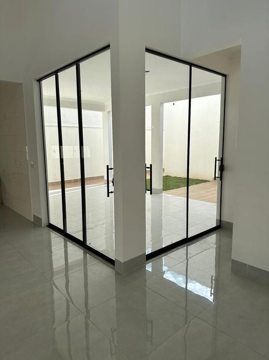 Casa com 3 Suites com 192 metros quadrados com 3 quartos em Residencial Flamingo