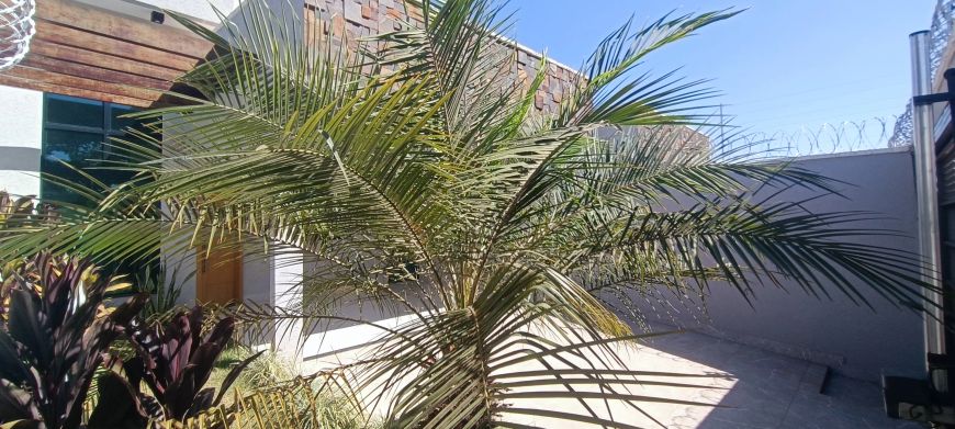 Vendo Casa de 3 Quartos no Setor Santos Dumont Casa de Rua com 3 Quarto(s) e 2 banheiro(s) à Venda,