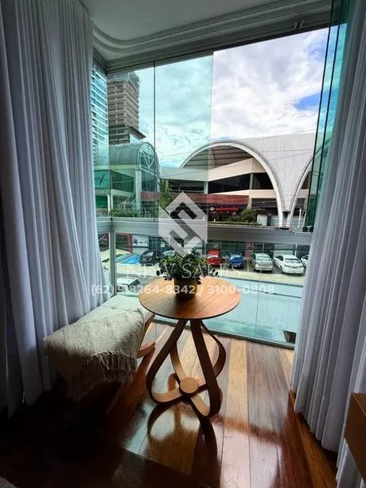 Apartamento todo Reformado em frente ao Shopping Buena Vista