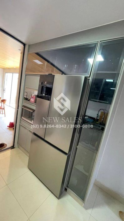 Casa em Condomínio Fechado !!!
