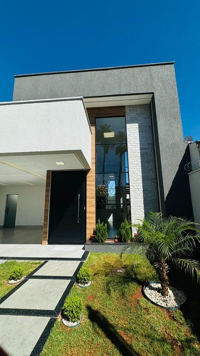 Casa no Residencial Porto Seguro Casa de Rua com 3 Quarto(s) e 5 banheiro(s) à Venda, 180 por R$ 1.1