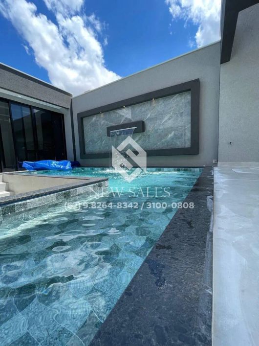 Casa Moderna de Alto Padrão - Piscina aquecida e Hidromassagem