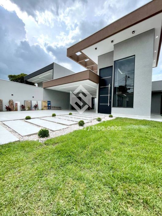 Casa Moderna de Alto Padrão - Piscina aquecida e Hidromassagem