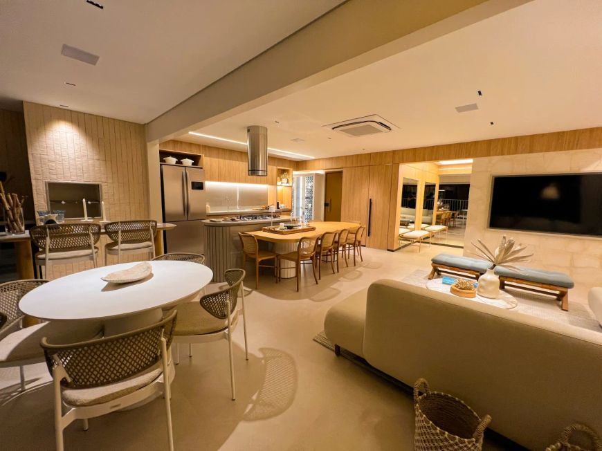 Apartamento com 100 m2, 3 suítes, vista livre, sol da manha, entre o Tribunal e Praça das Artes