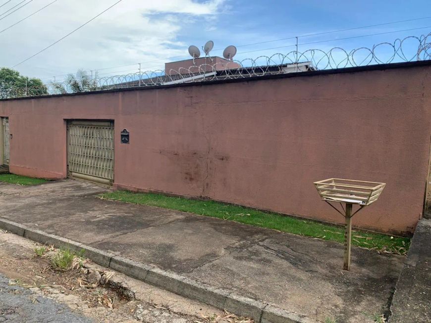 Térrea para venda com 140 metros quadrados com 3 quartos em Residencial Dom Rafael - Goiânia - GO