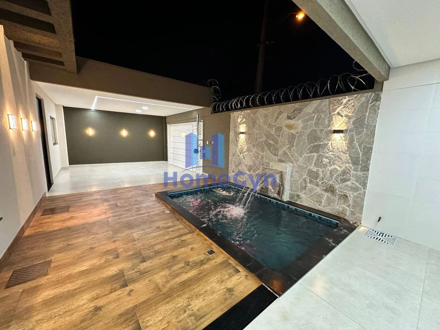 Casa com piscina no Setor Três Marias em Goiânia GO.