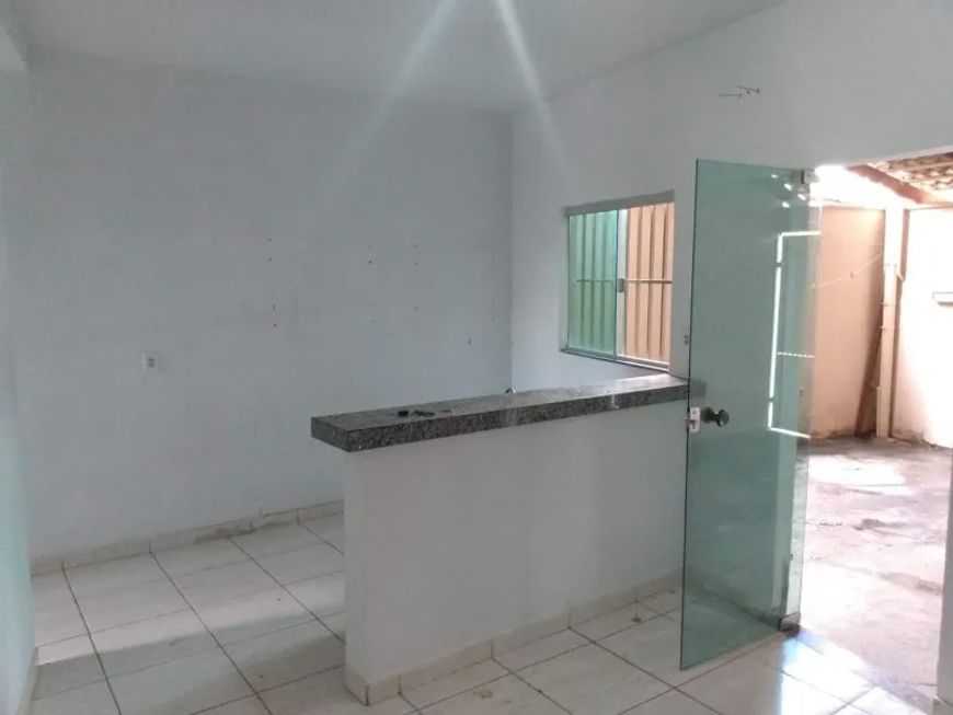 Casa para Venda com 2 Quartos em Residencial Kátia - Goiânia
