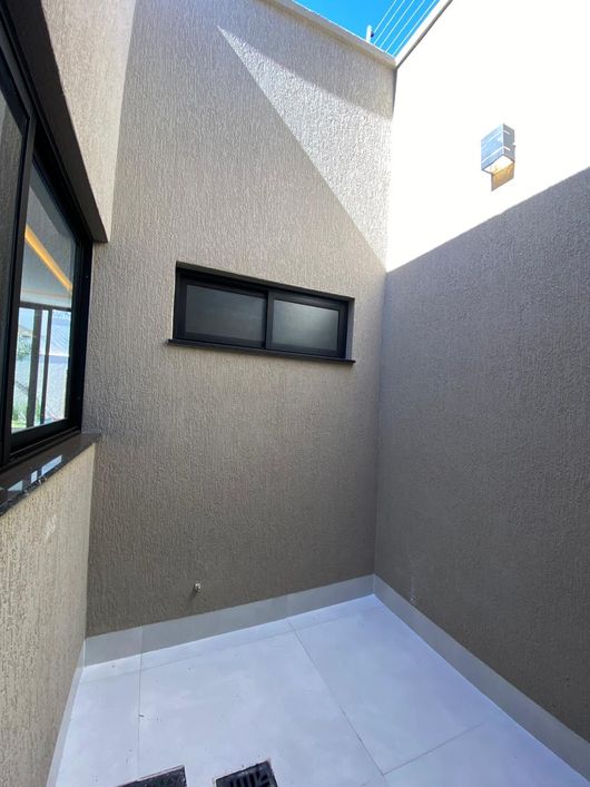 Imóvel para venda tem 180 metros quadrados com 3 quartos em Moinho dos Ventos - Goiânia - GO