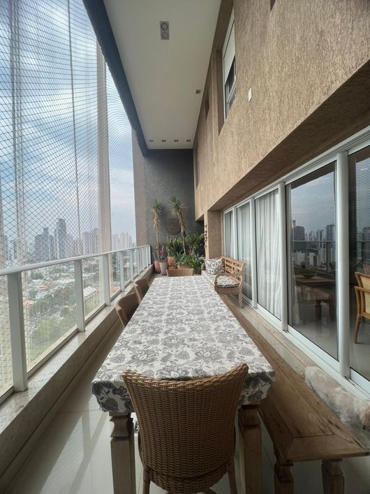 Apartamento para venda tem 242 metros quadrados com 4 quartos em Setor Marista - Goiânia - GO