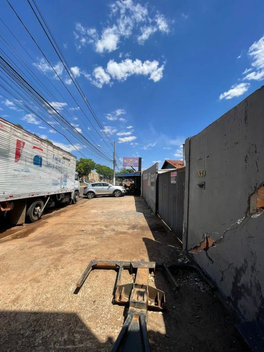 Lote em Aveinida comercial Setor Santos Dumont - Goiânia - GO proximo ao HUGOL