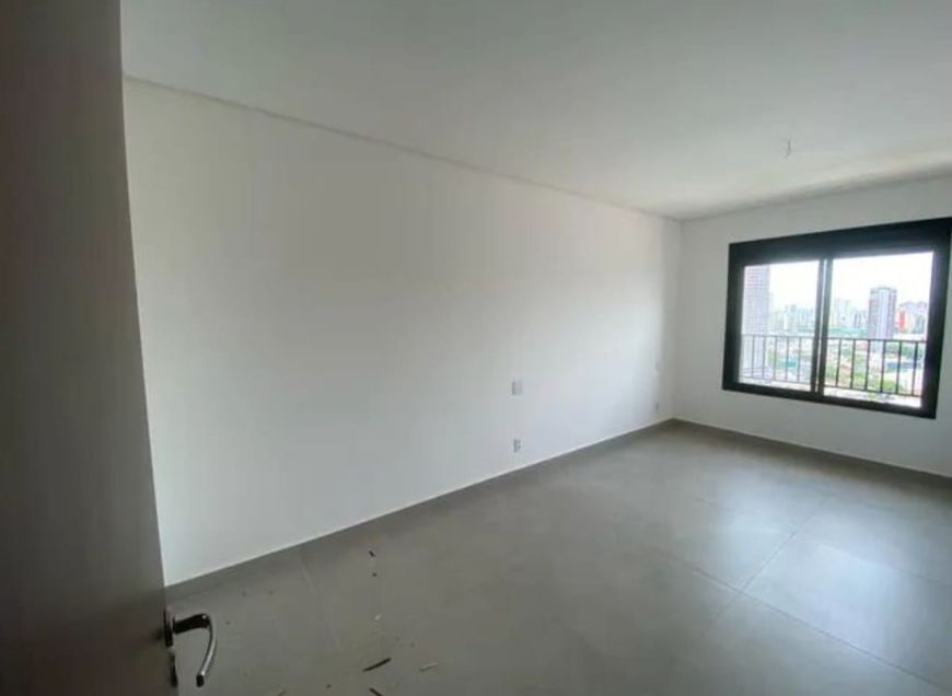 Apartamento 02 quartos, Nascente, todo no porcelanato !