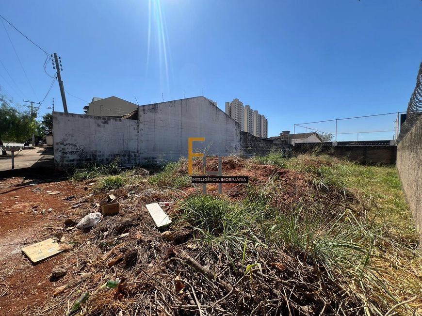 LOTE A VENDA NO VILLAGE VENEZA