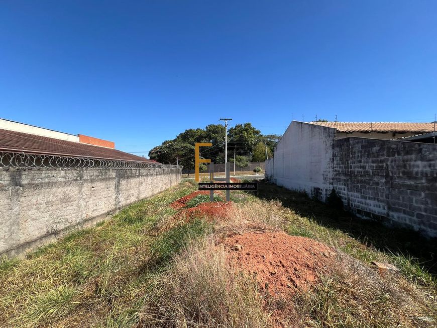 LOTE A VENDA NO VILLAGE VENEZA