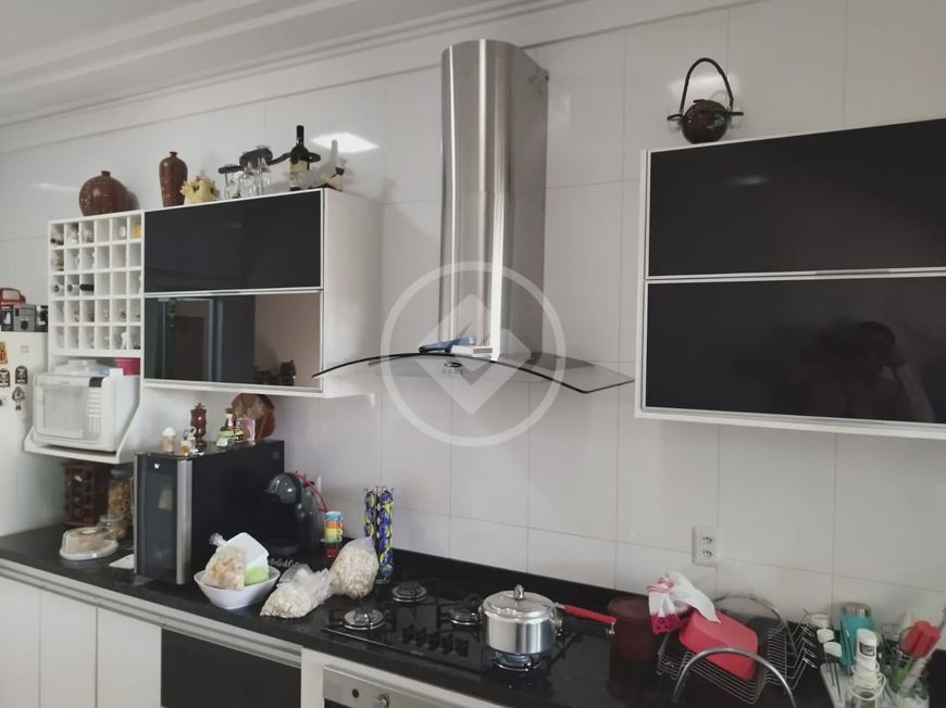 Casa com 6 quartos e uma Sala Comercial no Jardim Novo Mundo, Goiânia codigo: 72801