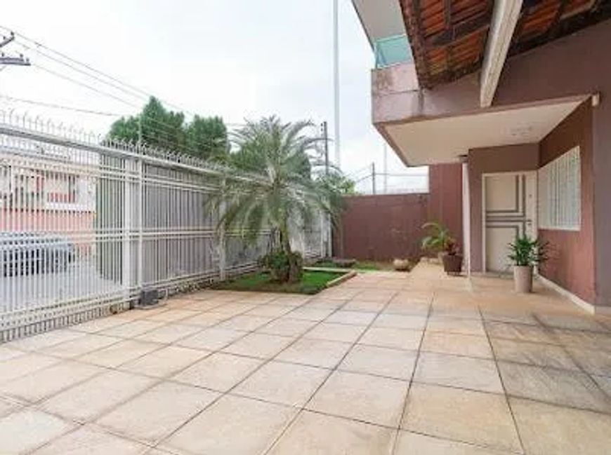 Sobrado para venda tem 421 metros quadrados com 4 quartos em Jardim América - Goiânia - GO