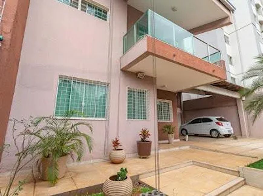 Sobrado para venda tem 421 metros quadrados com 4 quartos em Jardim América - Goiânia - GO