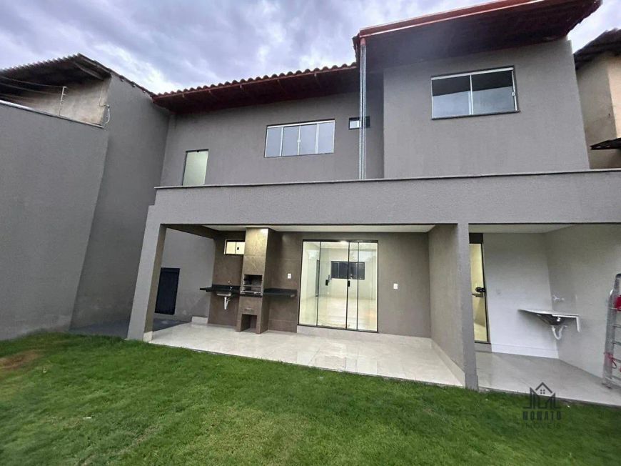 Sobrado com 3 dormitórios à venda, 212 m² por R$ 880.000 - Residencial Katia - Goiânia/GO