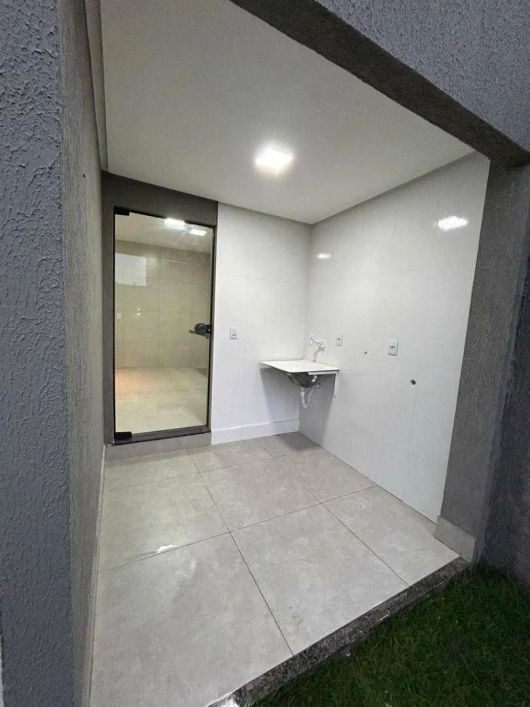Sobrado com 3 dormitórios à venda, 212 m² por R$ 880.000 - Residencial Katia - Goiânia/GO