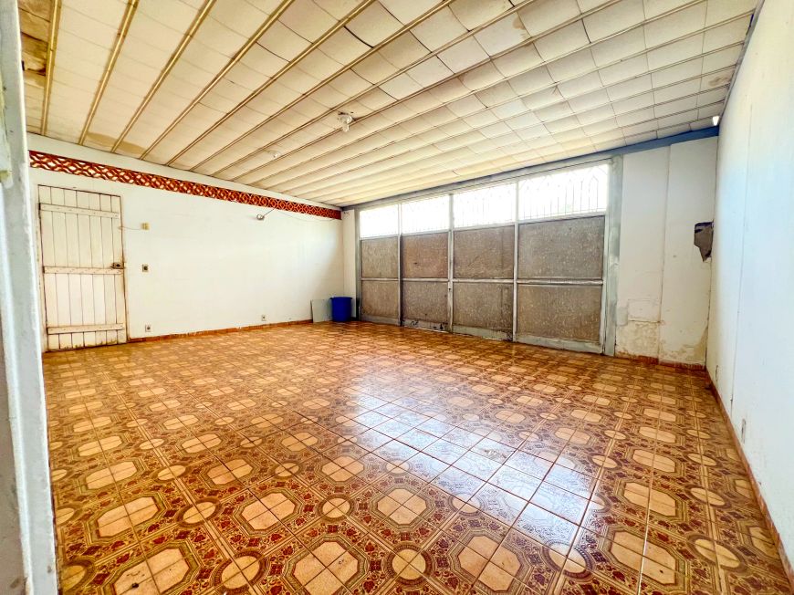Casa Terrea no Setor Universitario, 400m² 4 suites