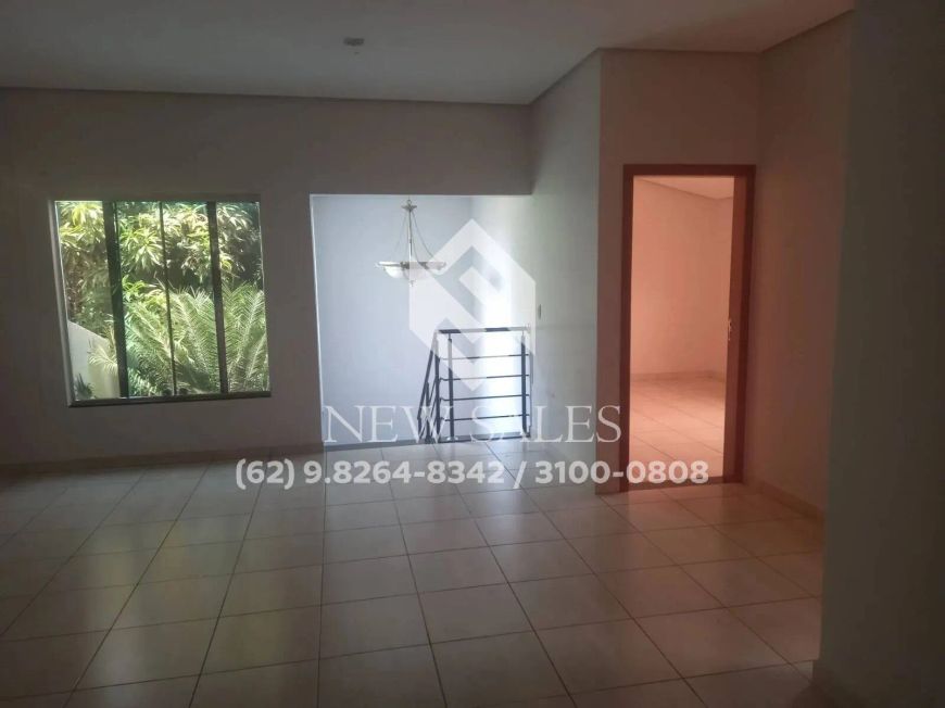 Sobrado com 5 Quartos, sendo 3 Suítes - Piscina e Churrasqueira
