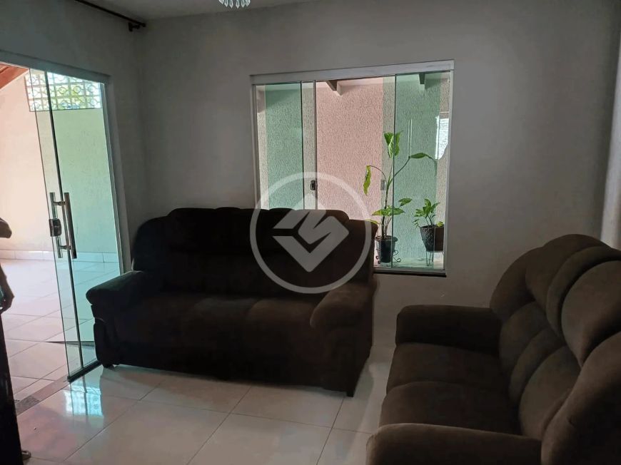 REF: OFFICE2197 Casa no Jardim Itaipu, sendo 3 quartos e 1 suíte, com 252m², Goiânia-GO codigo: 4422