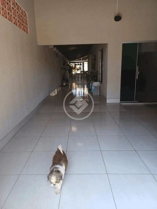 REF: OFFICE2197 Casa no Jardim Itaipu, sendo 3 quartos e 1 suíte, com 252m², Goiânia-GO codigo: 4422