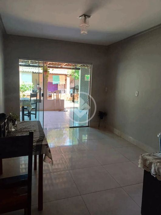 REF: OFFICE2197 Casa no Jardim Itaipu, sendo 3 quartos e 1 suíte, com 252m², Goiânia-GO codigo: 4422