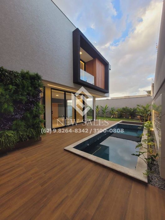 Sobrado Altíssimo Padrão com 360m², 5 suítes, no setor Moinho dos Ventos !!
