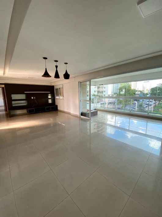 Apartamento 03 suítes em frente a praça do Ipê Apartamento com 3 Quarto(s) e 4 banheiro(s) à Venda,