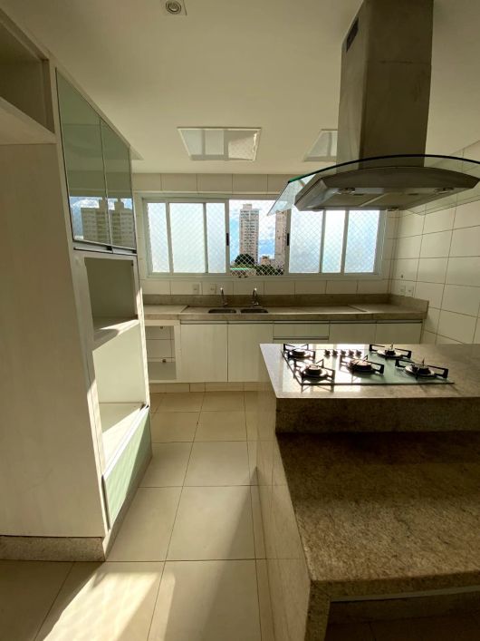 Apartamento 03 suítes em frente a praça do Ipê Apartamento com 3 Quarto(s) e 4 banheiro(s) à Venda,