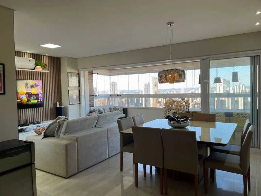 Apartamento no Setor Bueno com 139m²