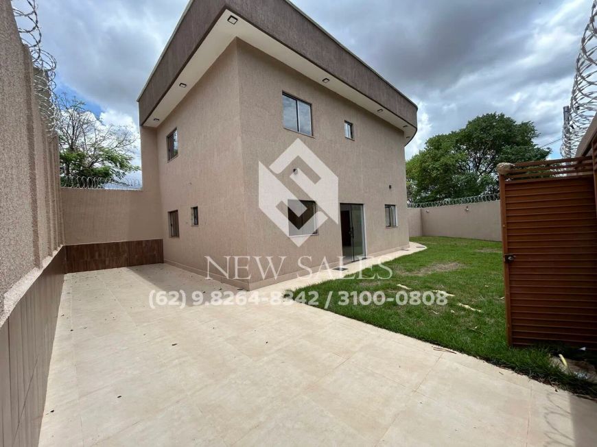 Sobrado c/ 3 quartos + home, quintal amplo - Residencial Guarema