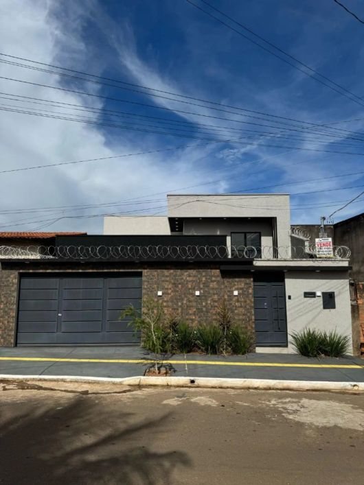 Casa - Residencial Center Ville