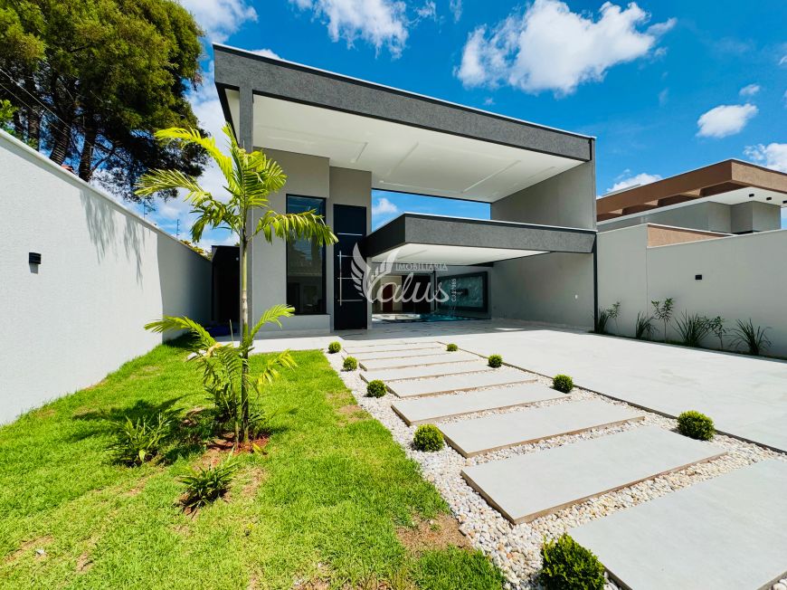 Casa com 200 m² com 3 suítes, área de lazer e piscina no Parque Anhanguera, Goiânia-GO.