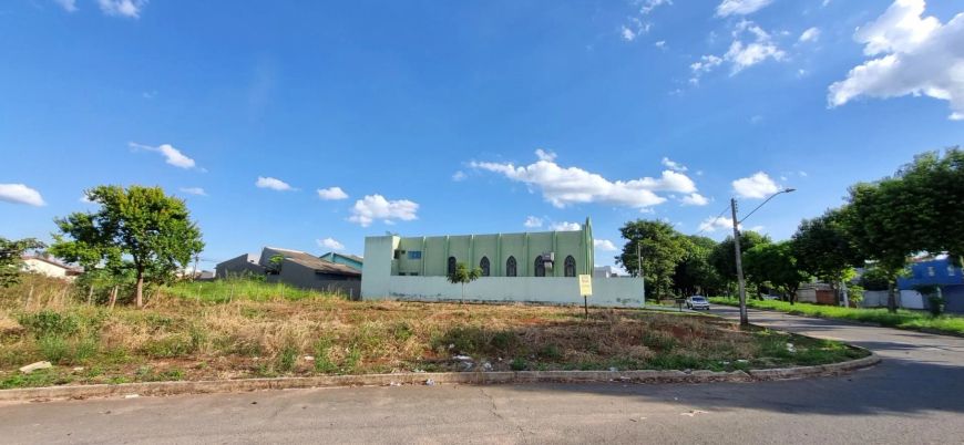 Área Comercial à venda, 881 m² por R$ 850.000 - Residencial Canadá