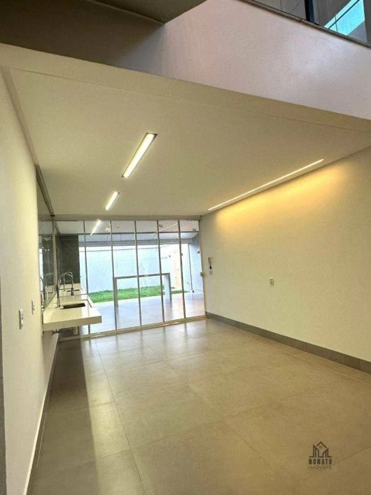 Sobrado com 3 dormitórios à venda, 198 m² por R$ 940.000,00 - Setor Sudoeste - Goiânia/GO