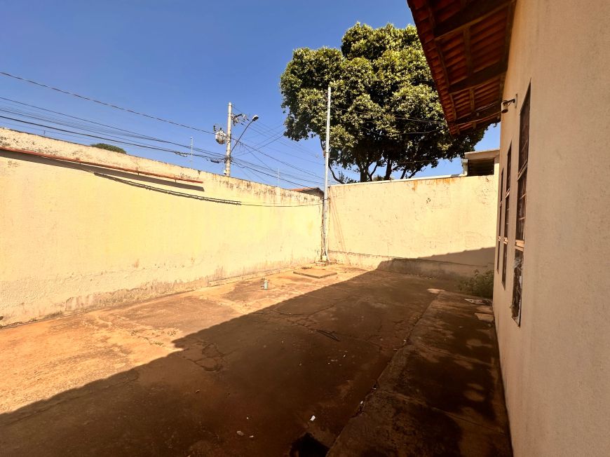 Imóvel para venda possui 150 metros quadrados com 3 quartos em Loteamento Celina Park - Goiânia - GO