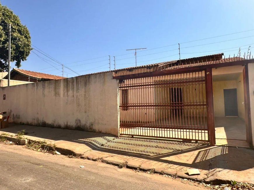 Imóvel para venda possui 150 metros quadrados com 3 quartos em Loteamento Celina Park - Goiânia - GO