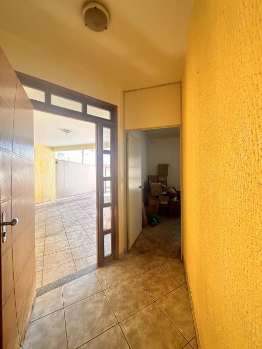 Imóvel para venda possui 150 metros quadrados com 3 quartos em Loteamento Celina Park - Goiânia - GO