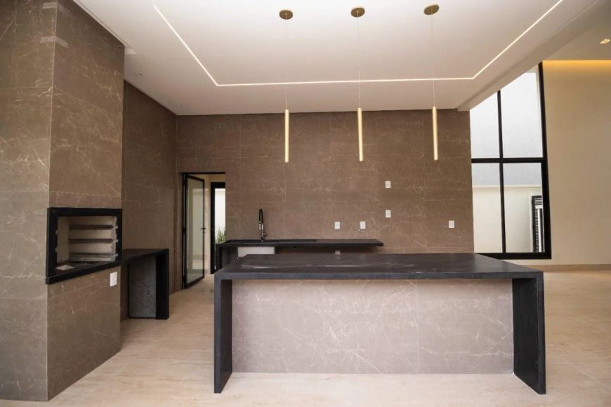Casa 3 quartos em condomínio fechado em Goiânia-GO.