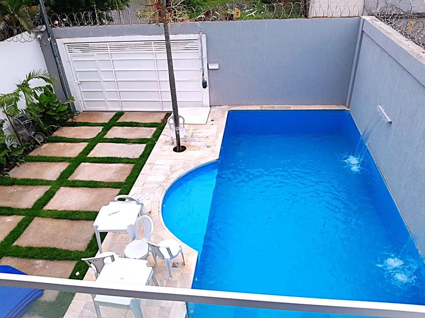 Casa 3 Quartos com Piscina no setor Parque Santa Rita.