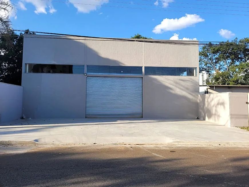 GALPÃO SEMI NOVO FRENTE PARA AV. FRANCISCO DE MELO
