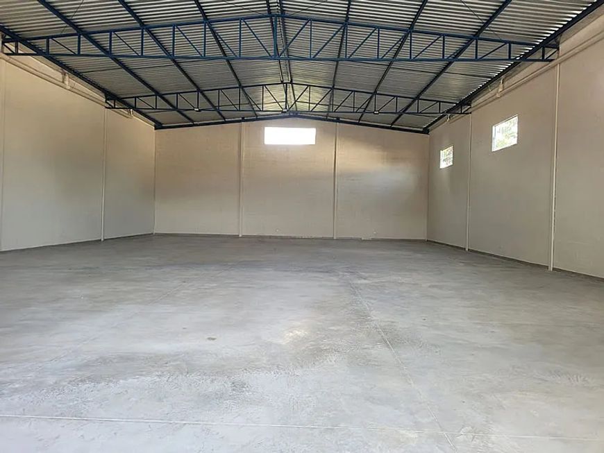 GALPÃO SEMI NOVO FRENTE PARA AV. FRANCISCO DE MELO