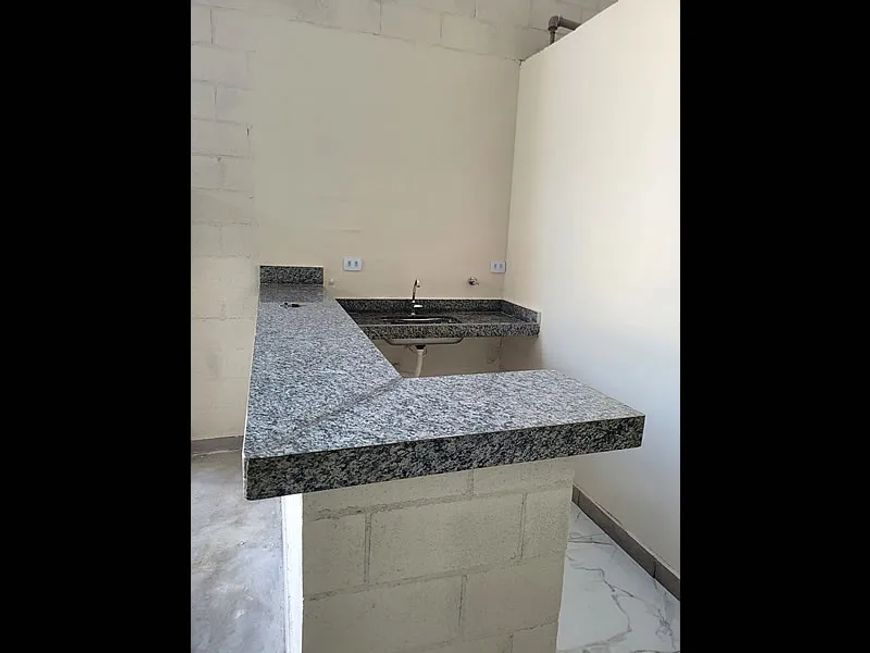 GALPÃO SEMI NOVO FRENTE PARA AV. FRANCISCO DE MELO