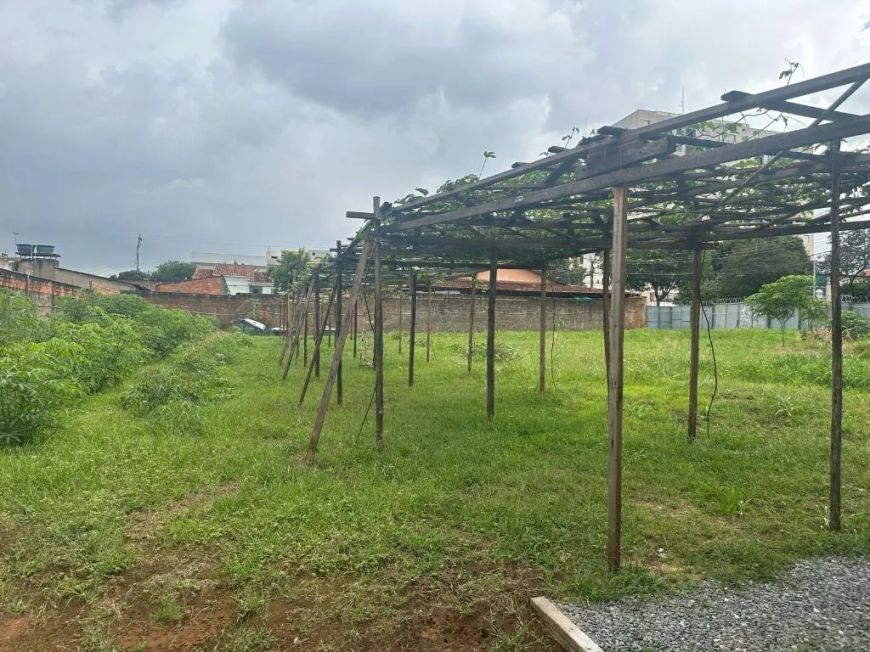 Lote de 1949 m² à venda por R$ 2.890.000 no Setor Vila Rosa - Goiânia