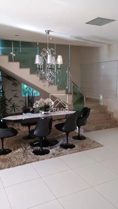 Sobrado à venda com 4 quartos, Jardins Madri, Goiânia, Goiás